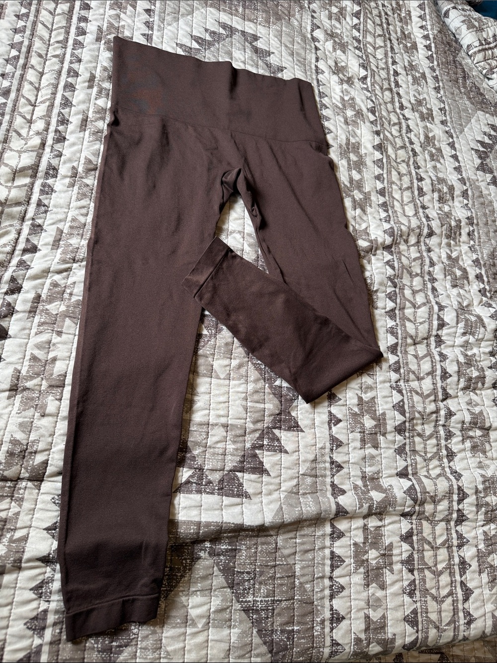 Cato Women's High-Waist Leggings in Dark Brown
